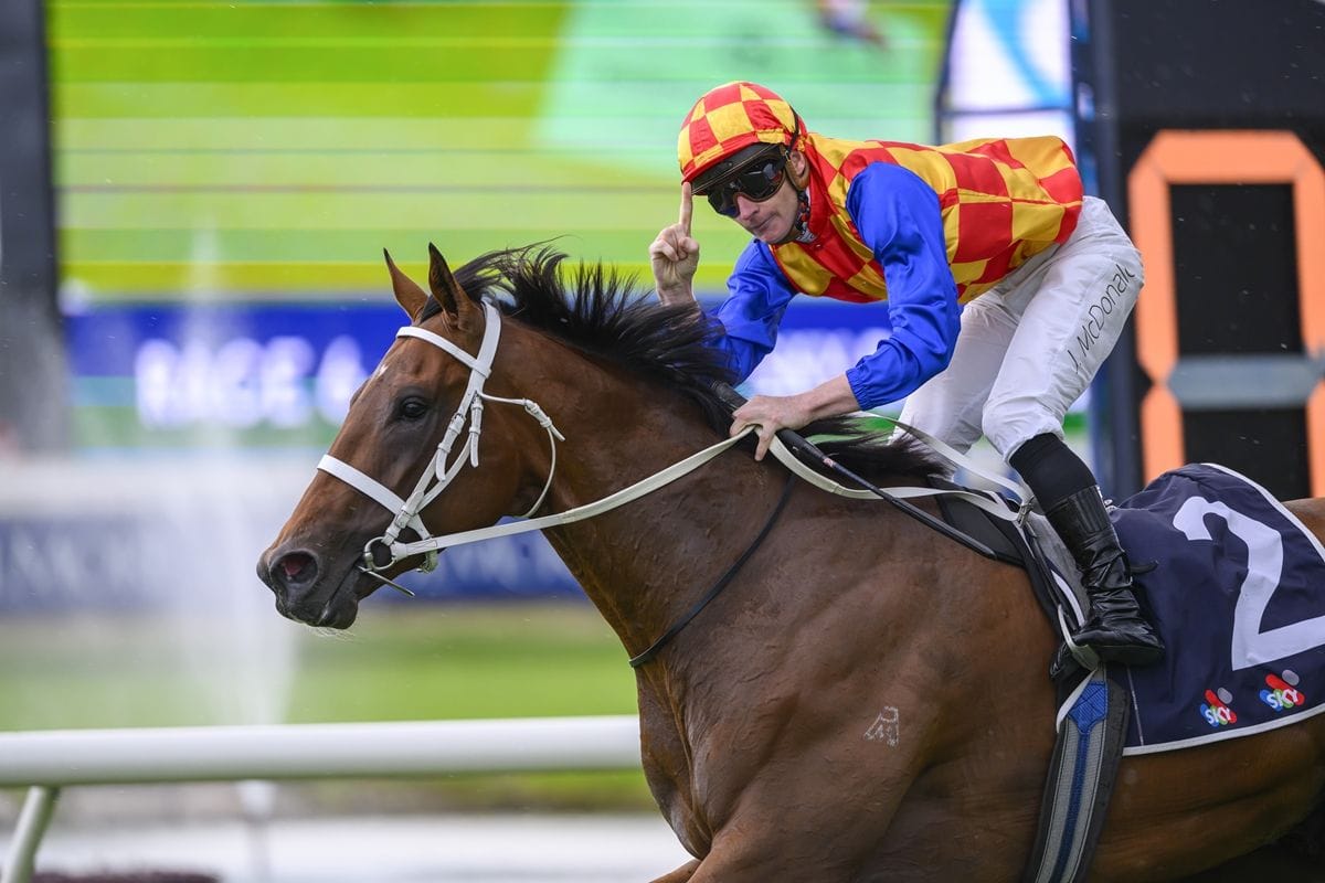 McDonald gets AB pep talk ahead of record-breaking day