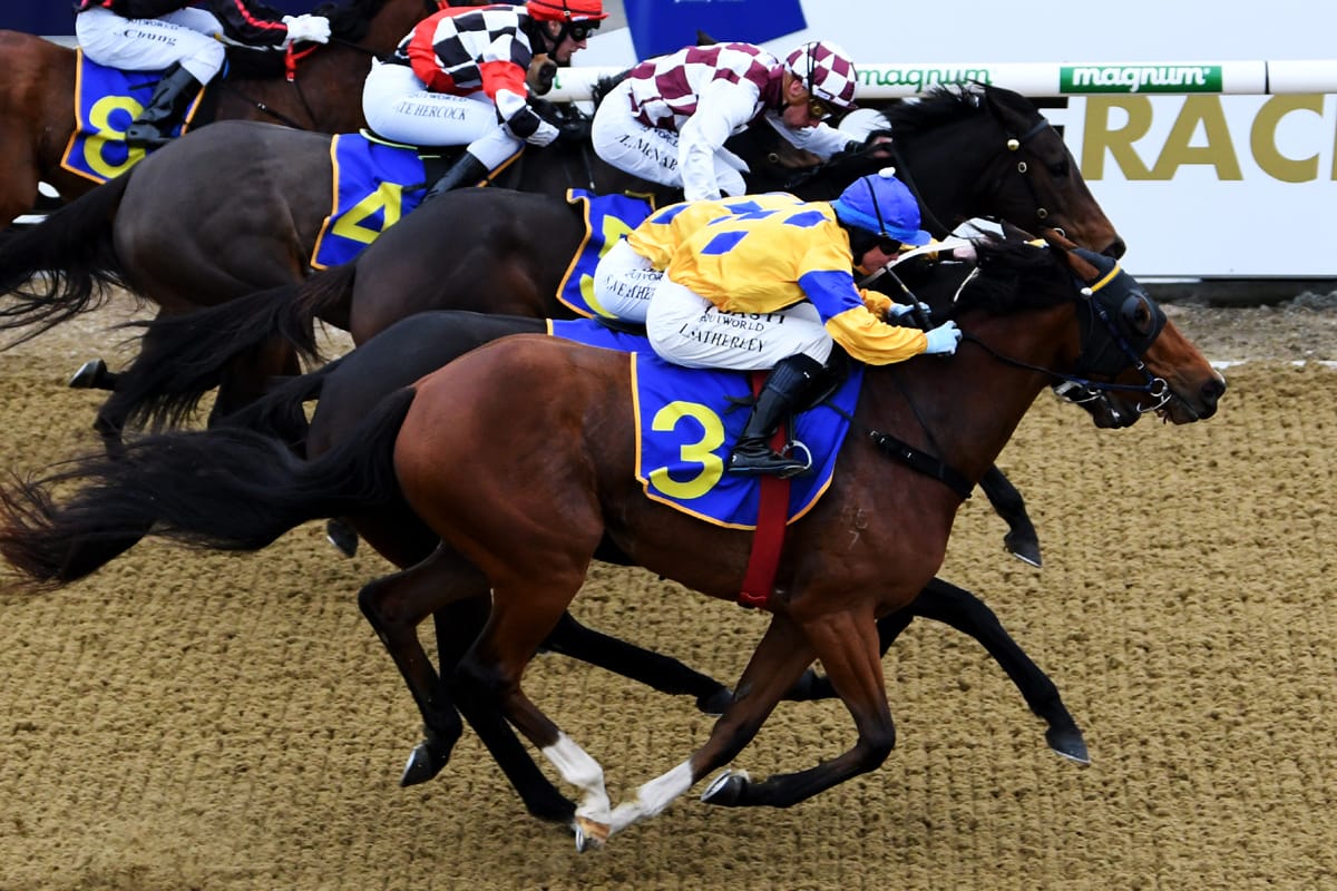 Hawtin announces his retirement