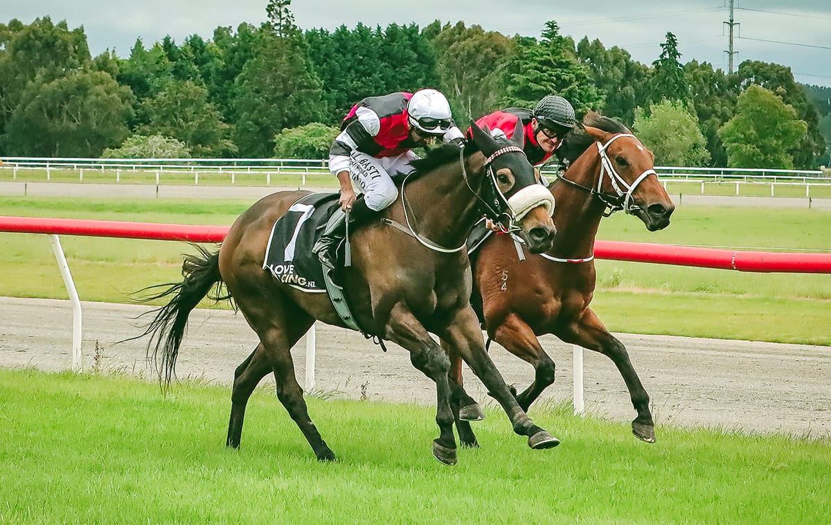 Happy Zac heads Tylers’ Riverton attack