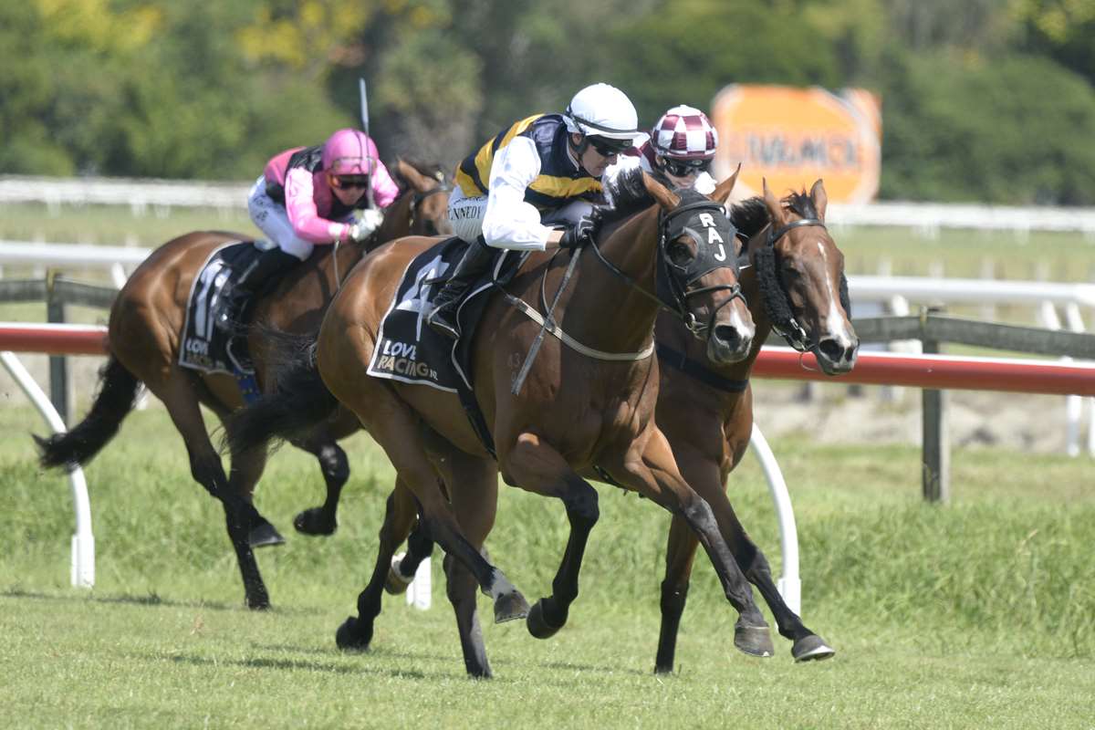 Mark Twain ready to write himself into history books
