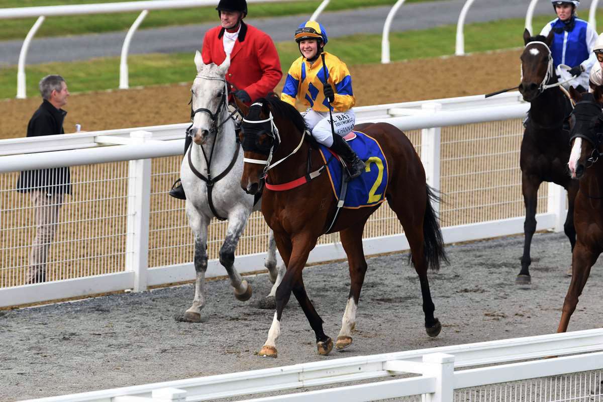 Hannan back in race for apprentices’ title