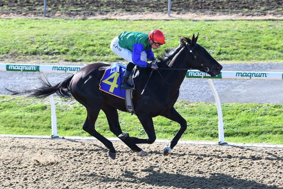 Medina scores Cambridge win