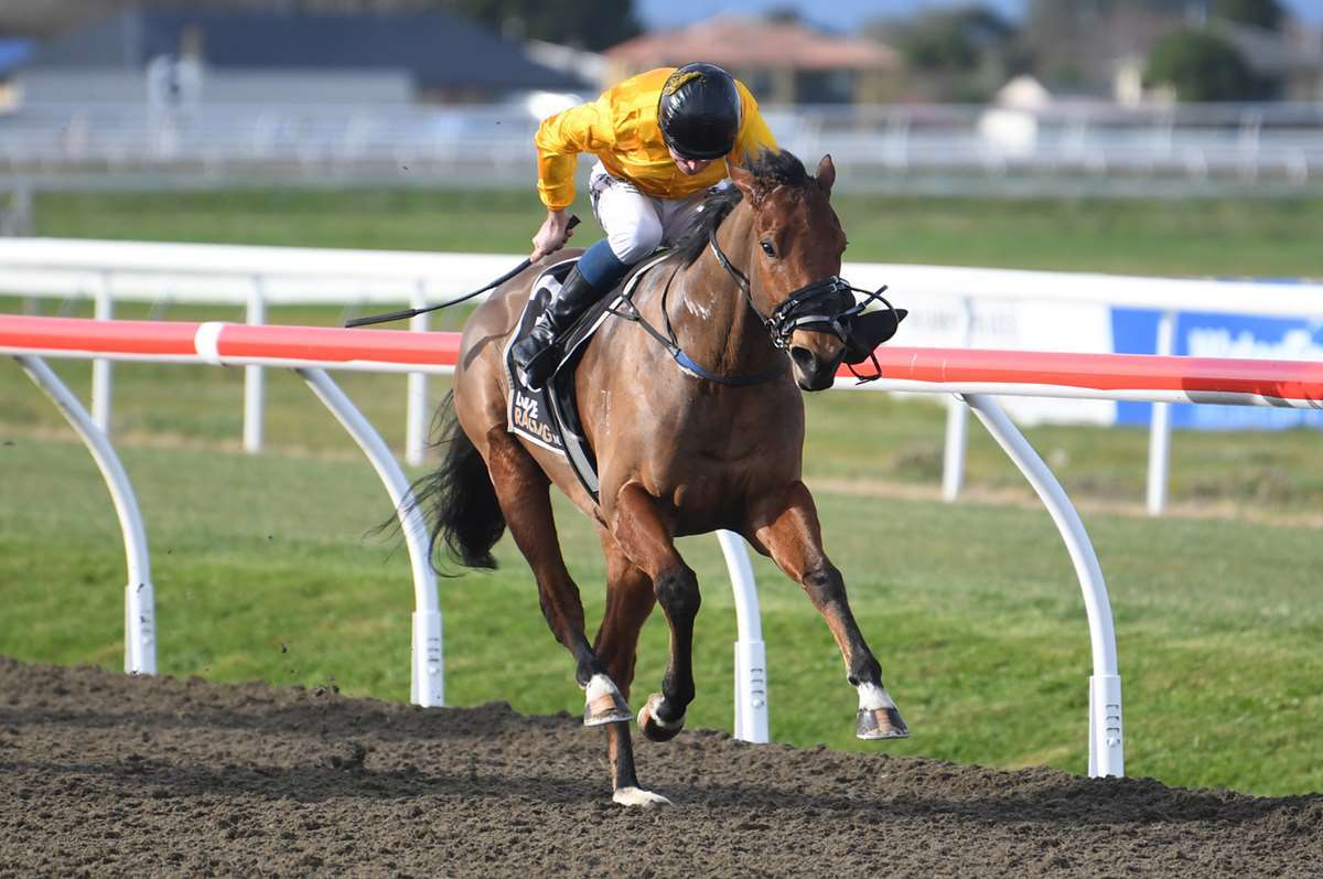 Riddell scores showstopping win