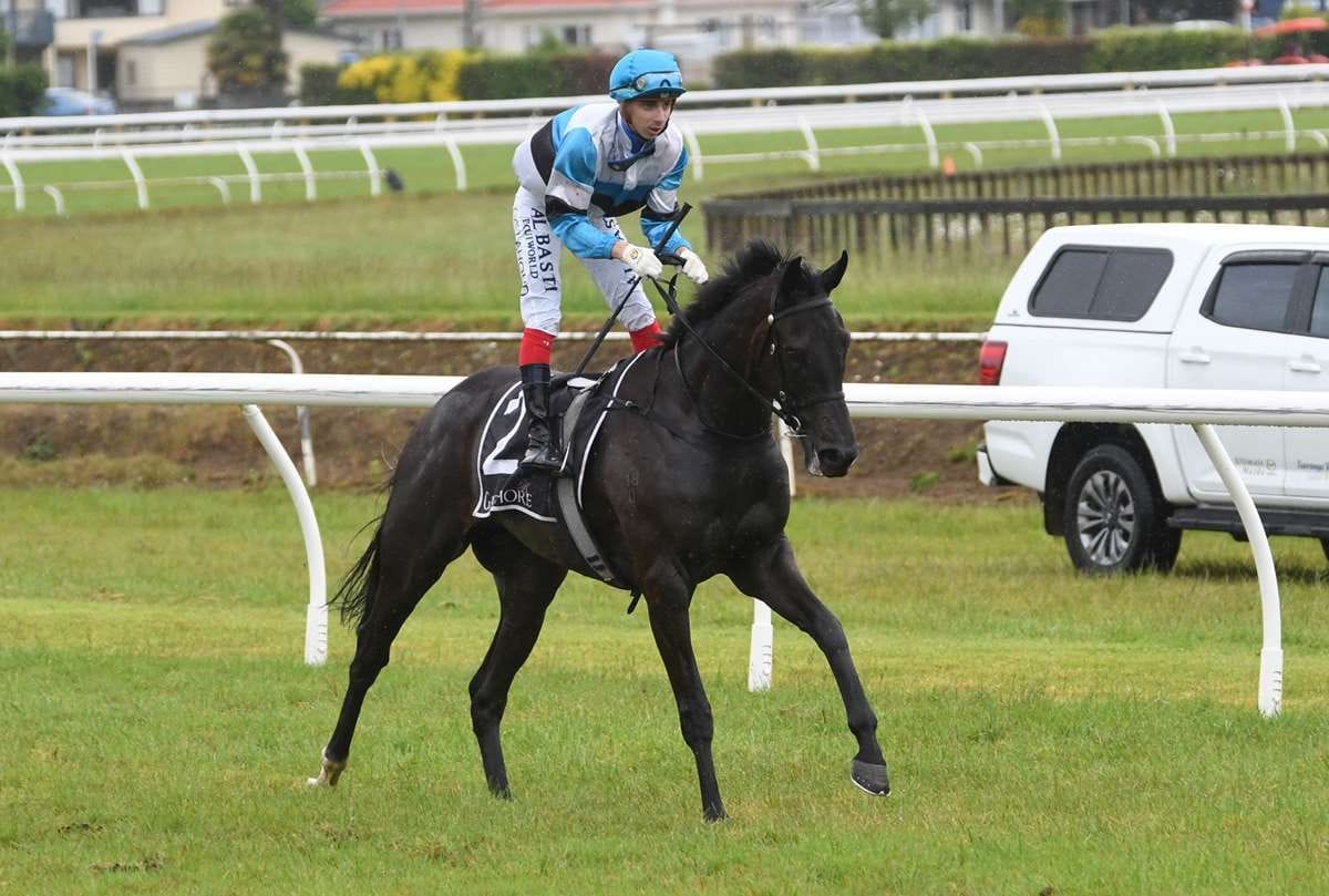 Leroy Brown wins at Tauranga