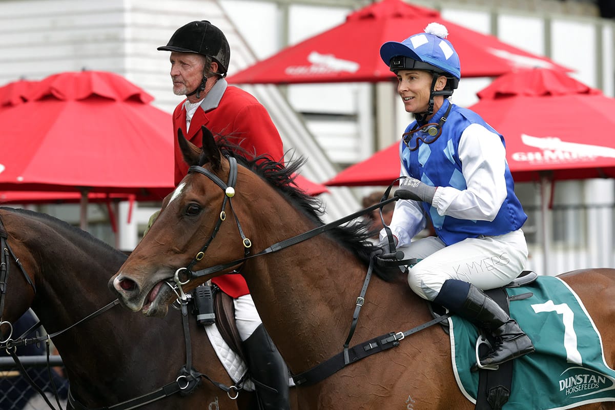 Myers wastes no time getting back to winners circle