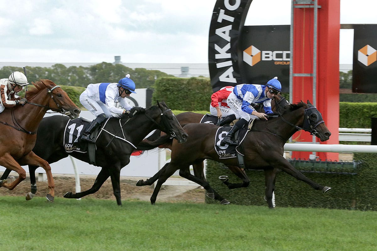 Wallen victorious in inaugural Sir Patrick Hogan Karapiro Classic