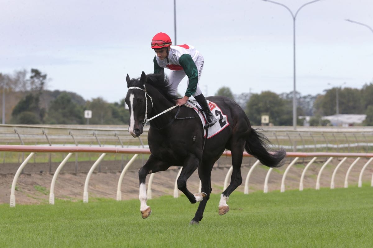 Billy Lincoln gets third win in succession