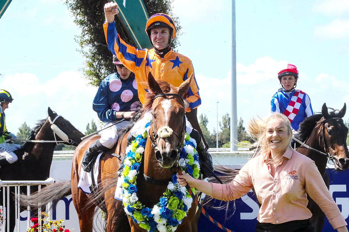 Captured By Love superb in Guineas