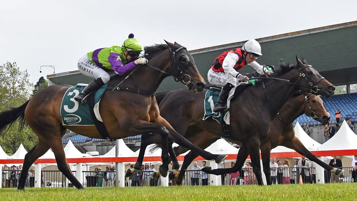 La Crique wins in last-gasp triumph