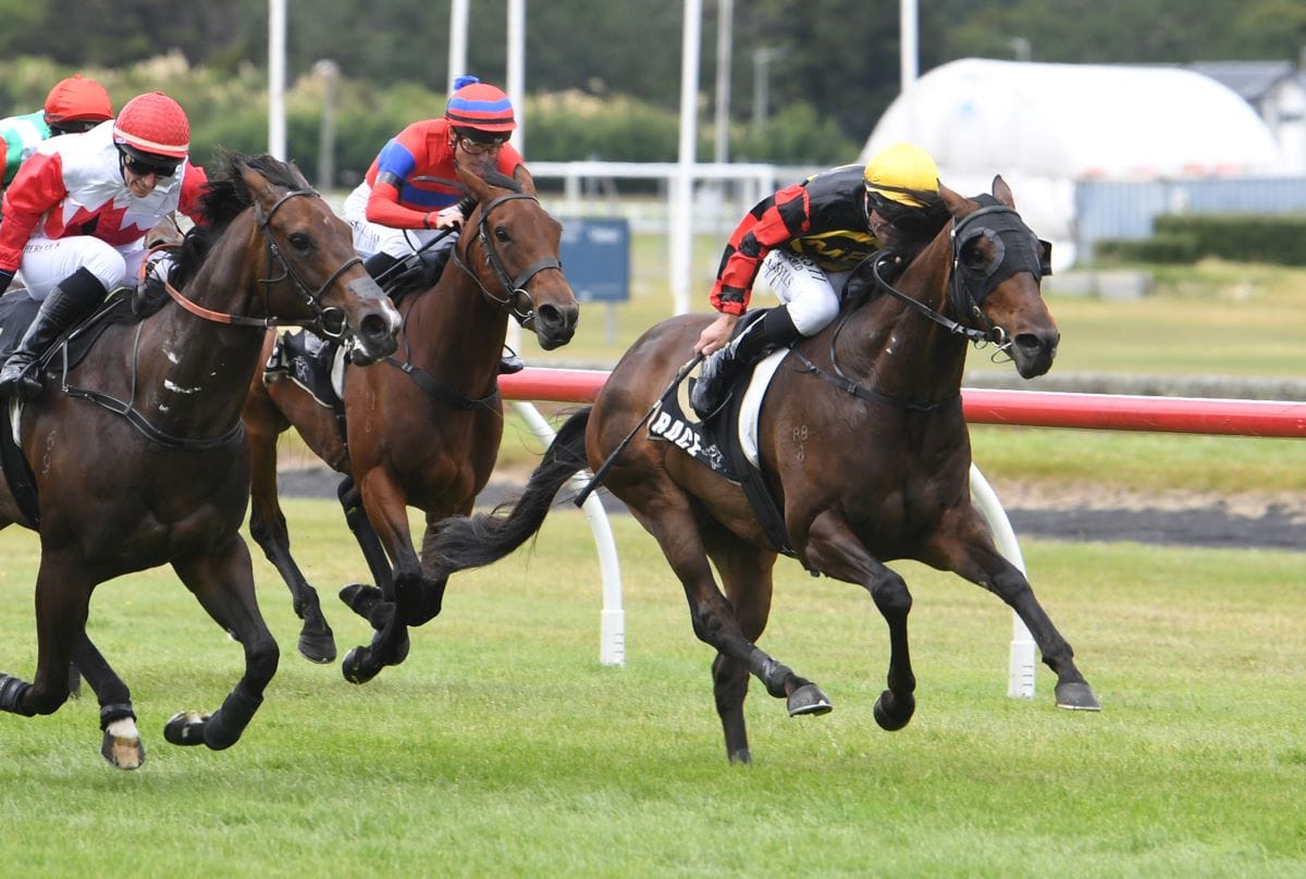 Late burst gets The Stoney One home at Trentham