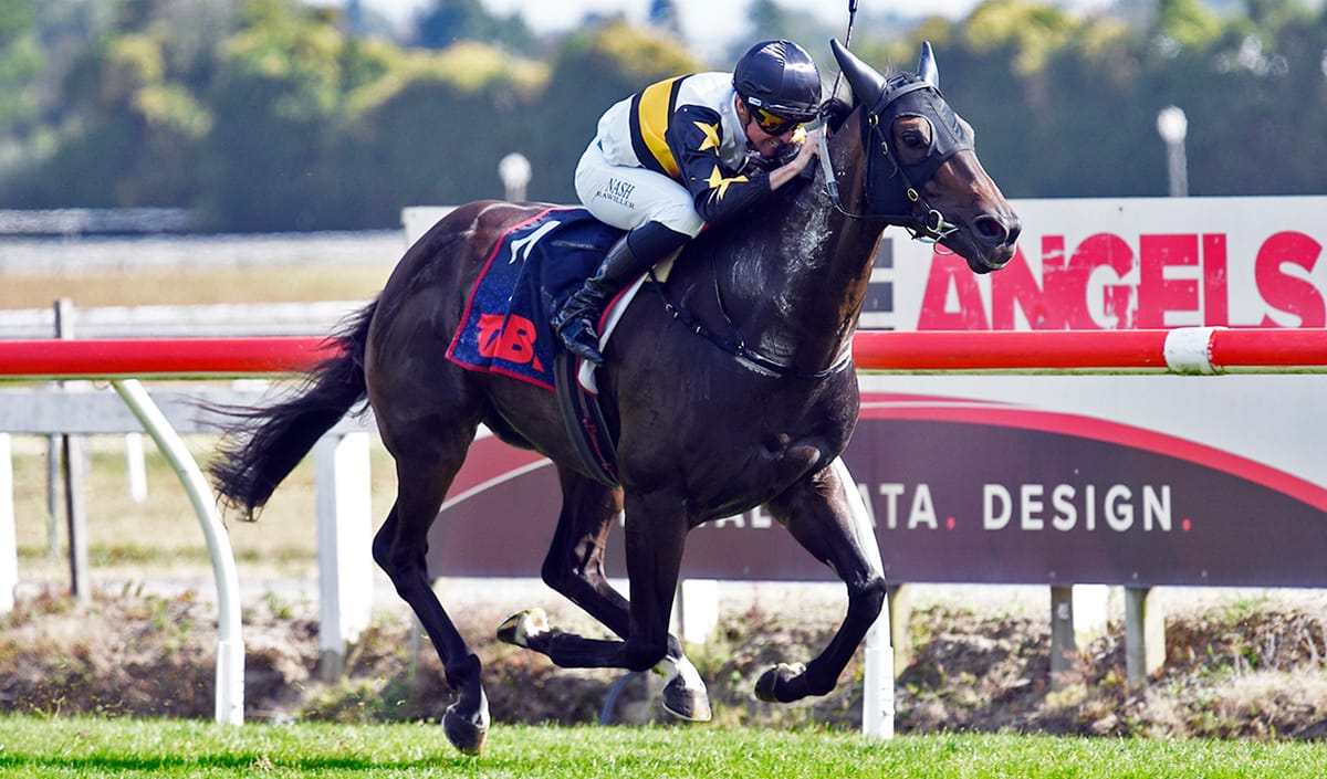 Australians triumph in sprint showdown