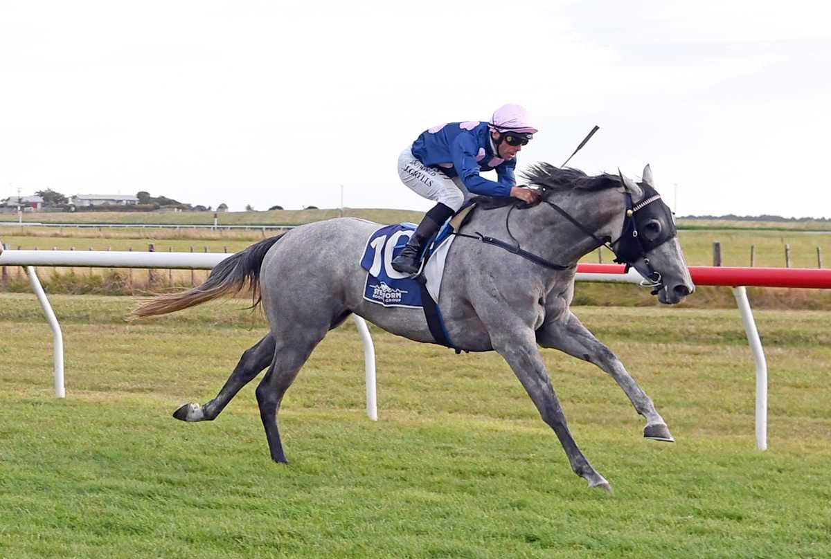 Thurlow continues southern raid