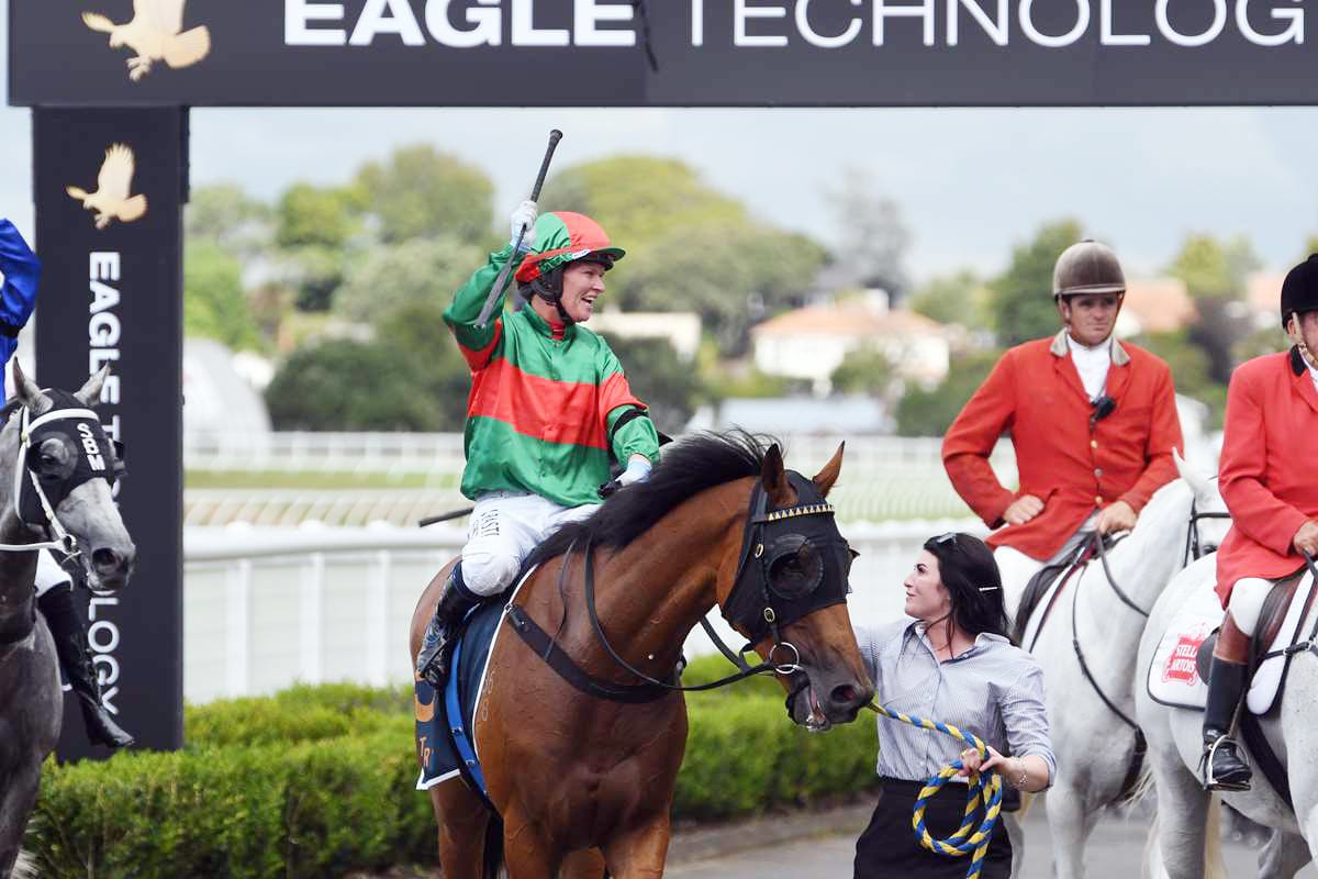 Kiwi hoops take on New Caledonian racing