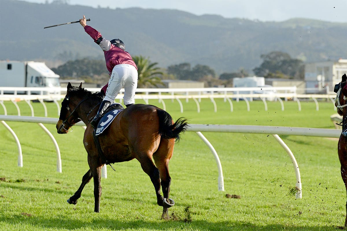 Lawson-Carroll honours Hailey with Waipu Cup win