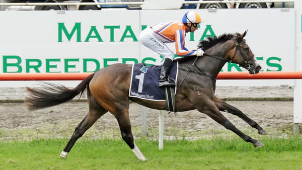 Lara Antipova continues unbeaten run