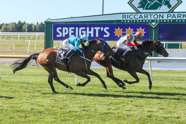 Inflamed scorches to Breeders’ Stakes triumph