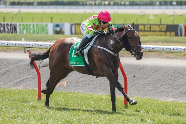 Furlong holds strong hand at Riverton