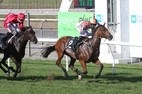 Richards signs off a winner