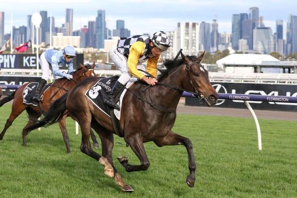 So Dazzling into Oaks favourite