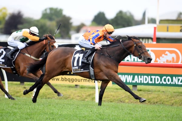 Filly seals win on debut