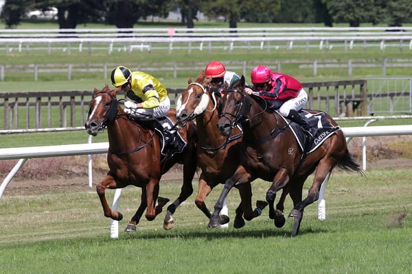 Uncompromising Churchillian notches third win