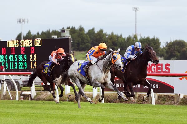 Aromatic dominant in Travis Stakes