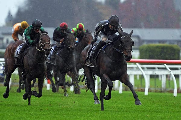 Poser continues winning run