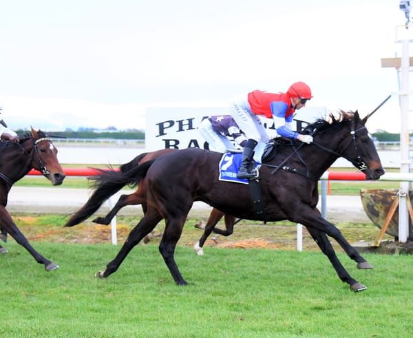 Watch Out maintains unbeaten record