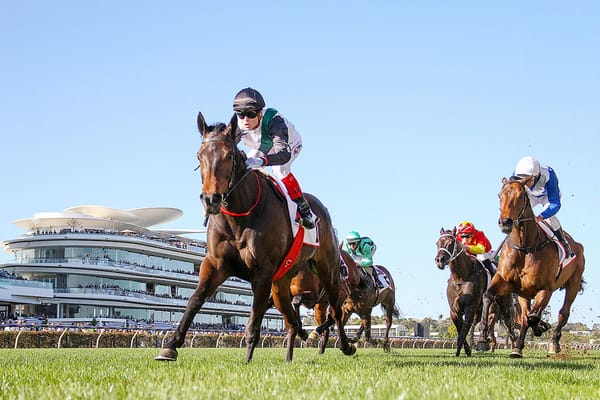 ‘Incredible’ Mr Brightside dominant in Makybe Diva