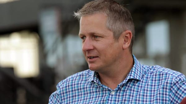 In-form Marsh stable on targe for another century