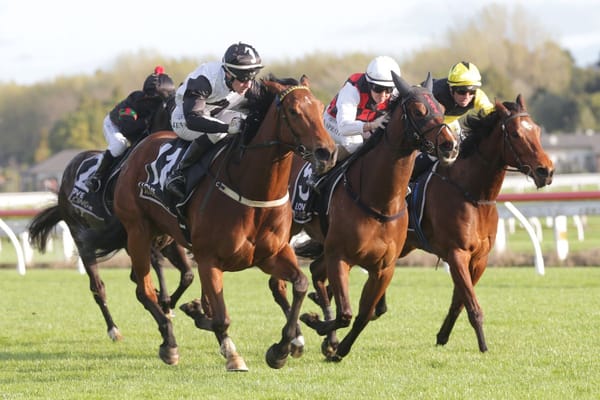 Four-straight for Lux Libertas