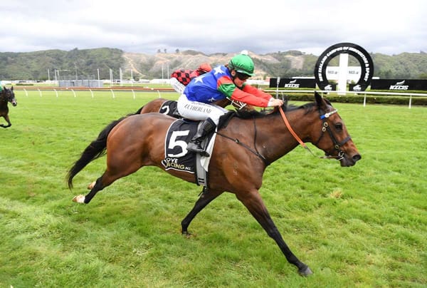 Debit sprints to hattrick at Trentham