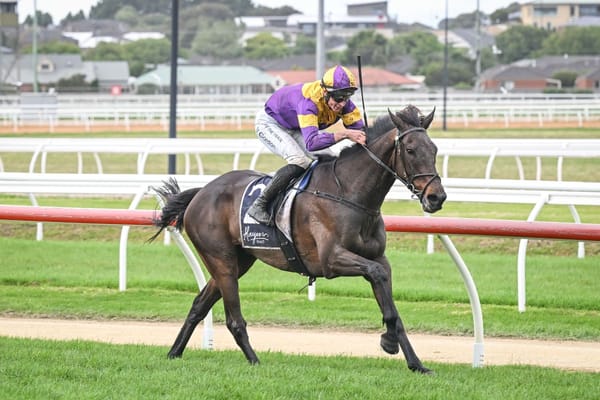 Farag blitzes rivals in Jericho Cup