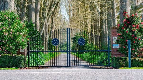 Iconic The Oaks Stud for Sale