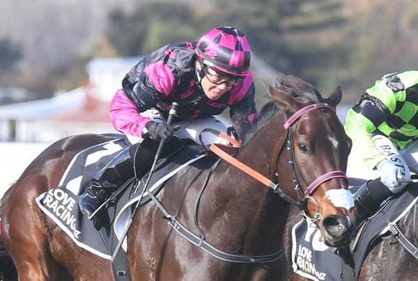 Rogan rewarded with first winner at Wanganui